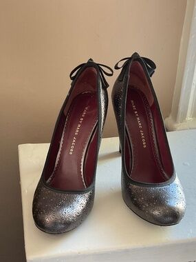 Marc Jacobs Silver Pumps sz 7.5